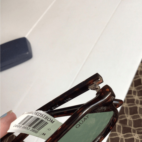 NEW ! on the Fly POLARIZED Quay Australia Brown Sunglasses with Green Lenses main image 6